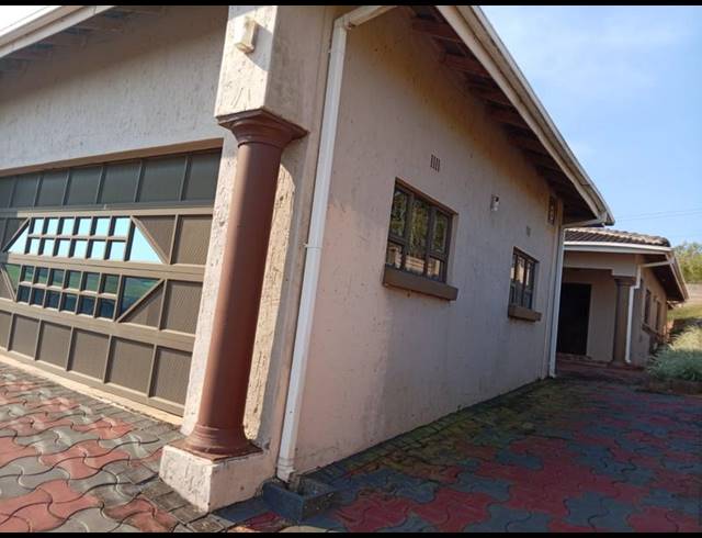 4 BEDROOM HOUSE FOR SALE IN EMPANGENI CENTRAL